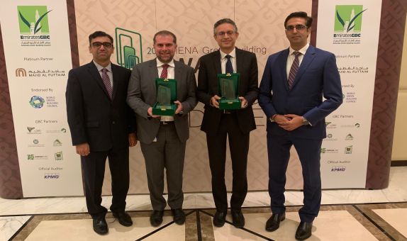 Carrier, Dubai'de Yeşil Bina Ödülleri'nde İki Ödül Kazandı. Carrier, Dubai'de Yeşil Bina Ödülleri'nde İki Ödül Kazandı.