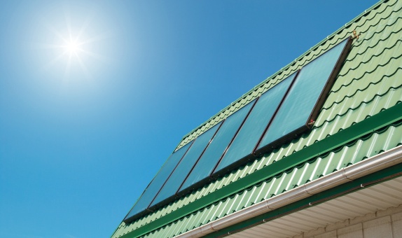 Çatı Üzeri Güneş Enerjisi Üretiminde Önemli bir Adım: "Mahsuplaşma Yönetmeliği Yayımlandı"