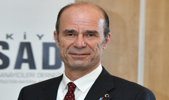 Tayfun Küçükoğlu: 'Önceliğimiz Depreme Dayanıklı Yapılarla Can ve Mal Güvenliğini Sağlamak Olmalı'