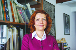 Doç. Dr. Ayşin Sev: 'Yeşil Binalar İlk Etapta Reklam Amacıyla Yapılıyor!..' Doç. Dr. Ayşin Sev: 'Yeşil Binalar İlk Etapta Reklam Amacıyla Yapılıyor!..'